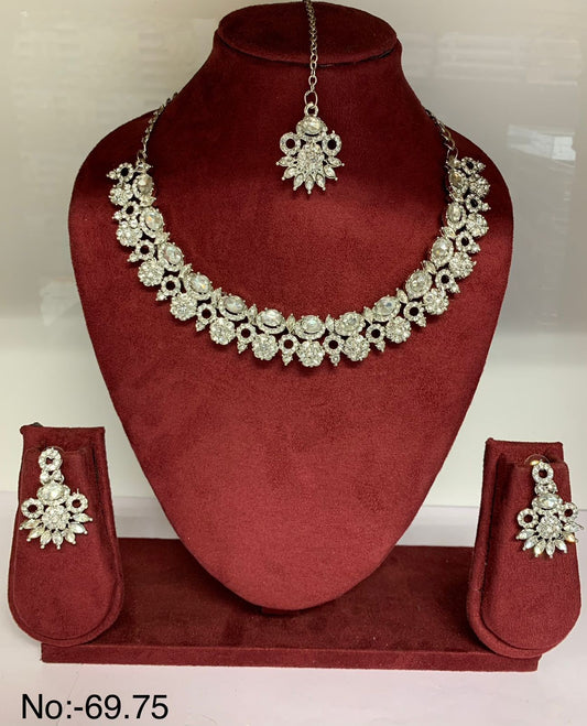 Diamond Necklace Mang tikka With Earring Accessories