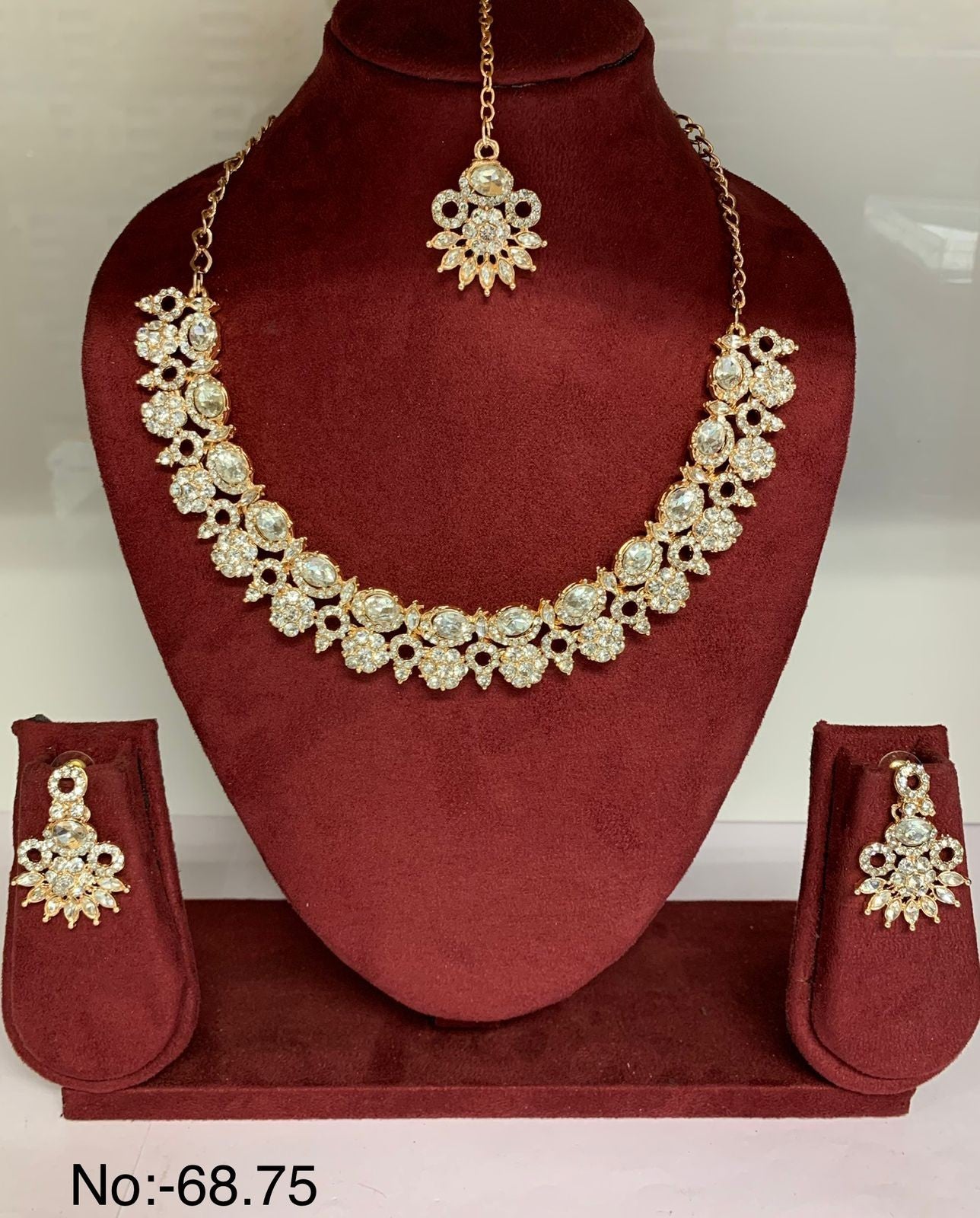 Beautiful Oval Shape Diamond Necklace