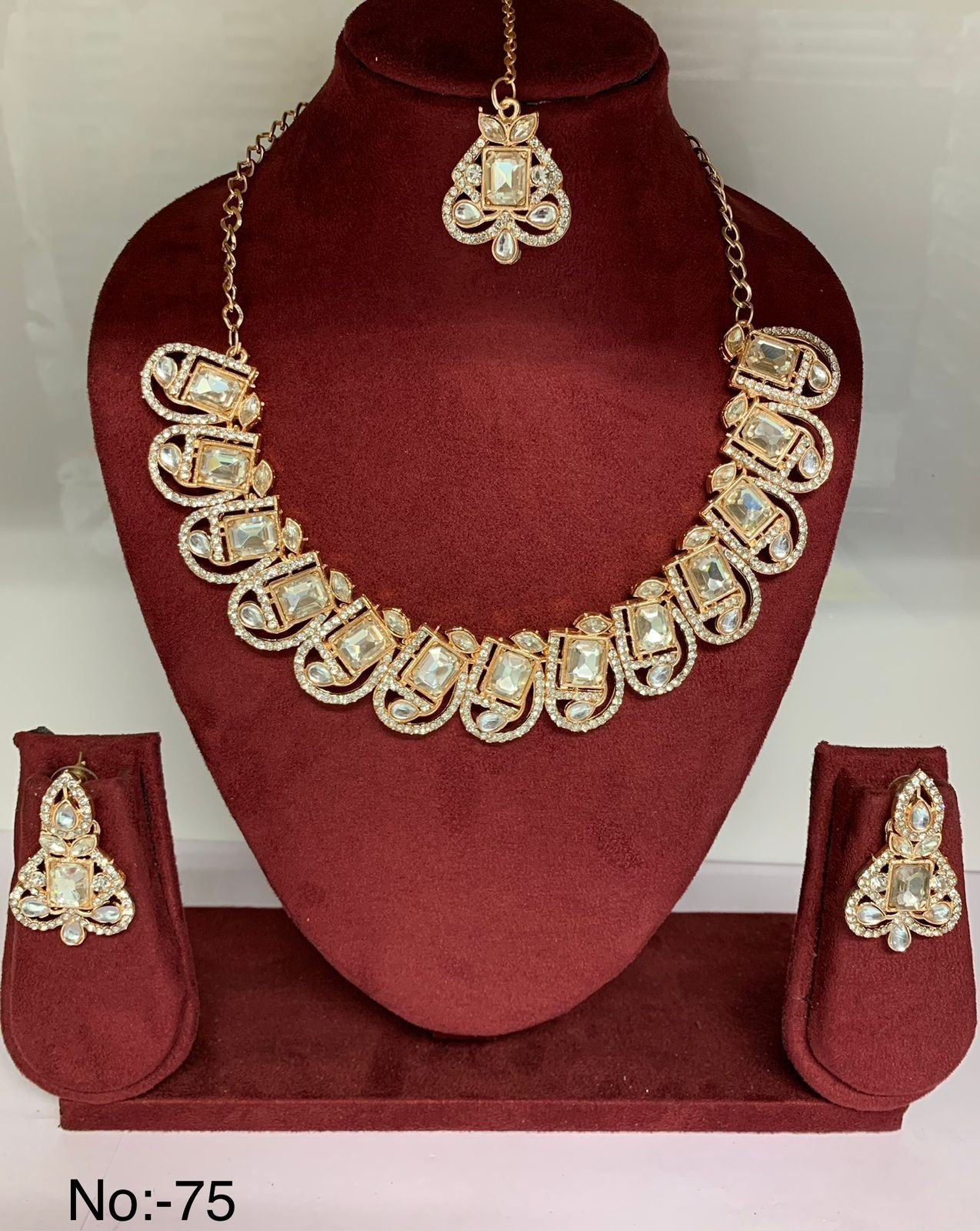 Beautiful big Colour Diamond Necklace