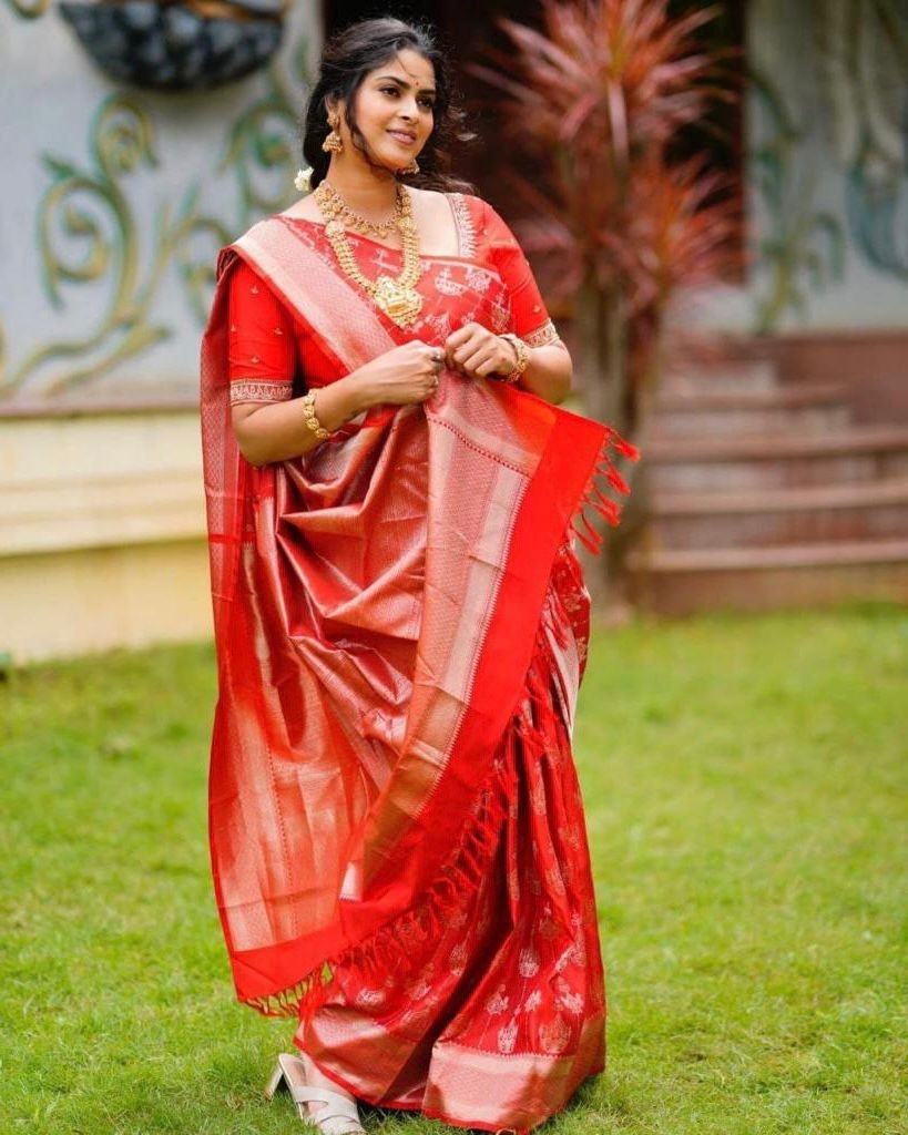 Red Lichi Silk Sarees With Jacquard Work