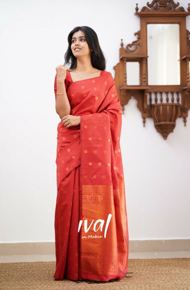 Stylish And Attractive Red Colour Rich Pallu Saree For Women
