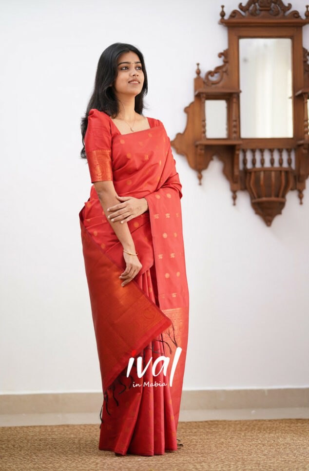 Stylish And Attractive Red Colour Rich Pallu Saree For Women