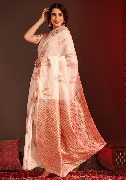 White Stylish And Beautiful Saree With Rich Pallu For Women